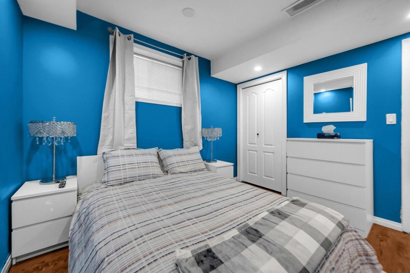 52-3 Bed Suite On Lake Central Ac By Airport Calgary Bagian luar foto