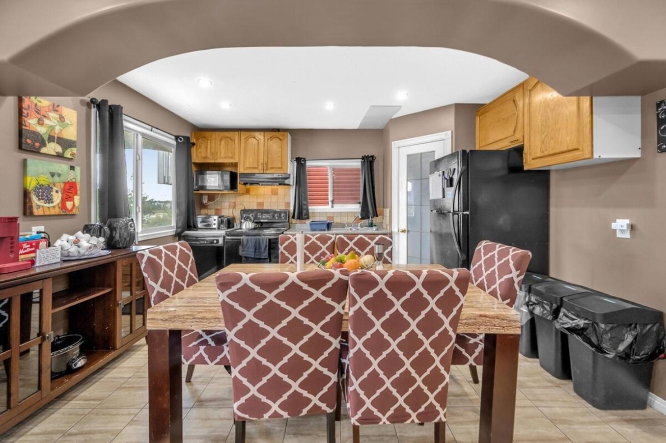 52-3 Bed Suite On Lake Central Ac By Airport Calgary Bagian luar foto