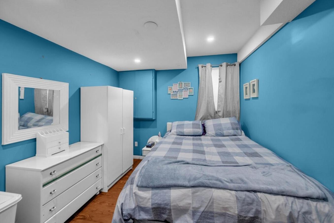 52-3 Bed Suite On Lake Central Ac By Airport Calgary Bagian luar foto
