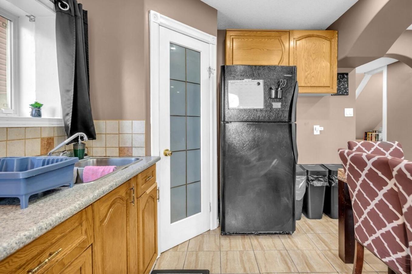 52-3 Bed Suite On Lake Central Ac By Airport Calgary Bagian luar foto